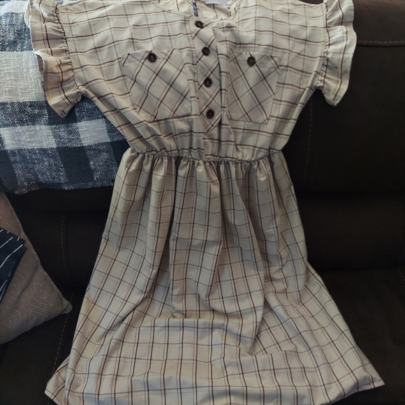 Dresses - Picture 14 of 14